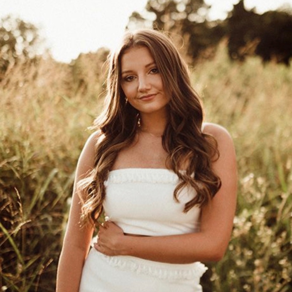 Meet your Posher, Averi